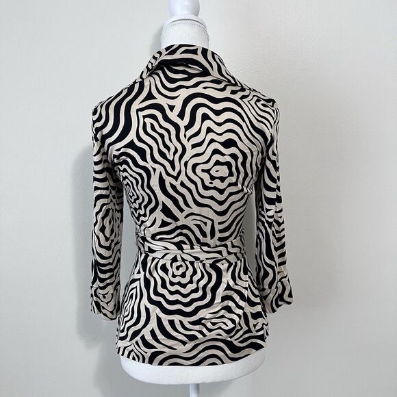 Diane von Furstenberg Vintage Silk Jill Wrap Top Zebra Print Size 6 - Picture 5 of 9